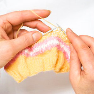 knitting stripes: changing yarn