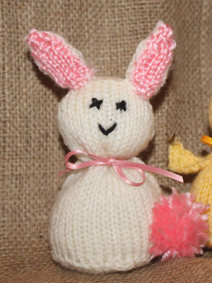 Knit an Easter bunny: free knitting pattern - Toys to make - free knitting patterns - Craft ideas for kids - Craft - allaboutyou.com