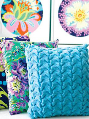 Patterned blue knitted cushion - Cushions to knit and crochet: free patterns - Craft - allaboutyou.com