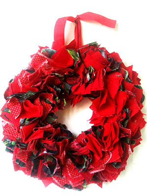 Fabric Christmas wreath  - Christmas wreaths - Christmas craft - allaboutyou.com