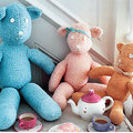 knit teddy bear family - Knit a teddy bear family: free pattern - Free toy knitting patterns - Craft - allaboutyou.com