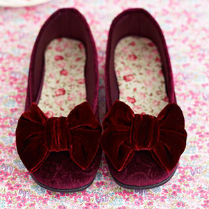 Slippers with bow detailing - free sewing patterns - craft - allaboutyou.com