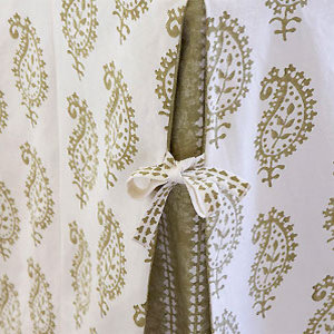 How to make Vanessa Arbuthnott fabric ties - Home makes - free sewing patterns - Craft - allaboutyou.com