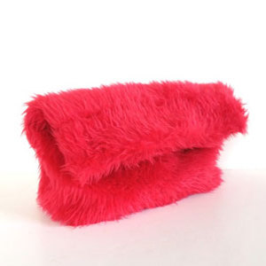 Faux fur clutch bag to sew - Sew a faux fur clutch bag: free sewing pattern - Craft - allaboutyou.com