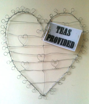 Wire heart-shaped noticeboard to make - Make a heart-shaped wire noticeboard - Craft - allaboutyou.com