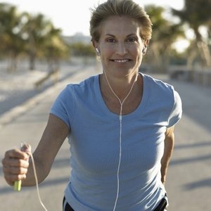 123 older woman power-walking - Get walking: the fat-burning power walk - Exercise - Diet & wellbeing - allaboutyou.com