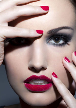 Woman with party makeup - Expert party makeup tips - Fashion&beauty - allaboutyou.com