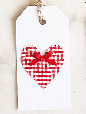 PP gingham heart gift tag
