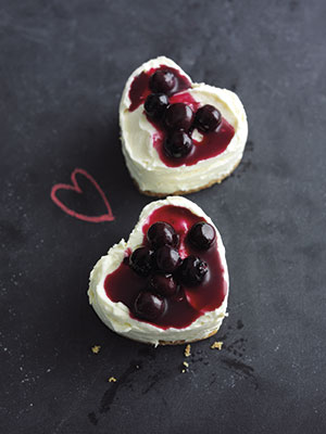 Mini Valentine's blueberry cheesecakes