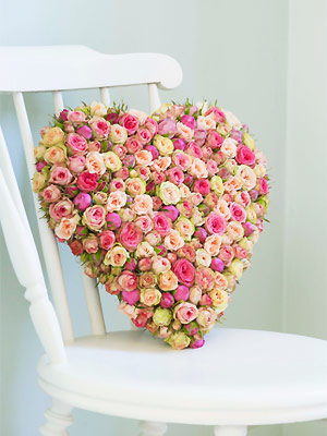 PR Heart-shaped rose arrangement to make, from 'Simple Flower Arranging' - Craft - allaboutyou.com