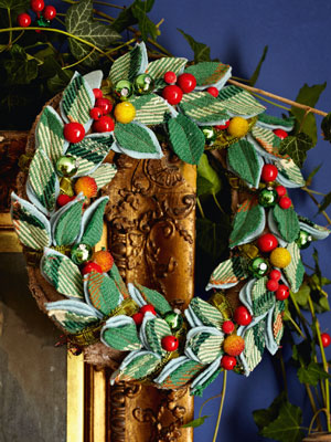 fabric Christmas wreath designed by Sarah Moore to make - Christmas wreaths - Christmas craft - allaboutyou.com