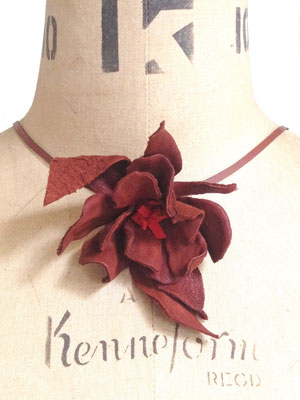 Leather flower necklace to make - Make a leather flower necklace or hair clip - Craft - allaboutyou.com