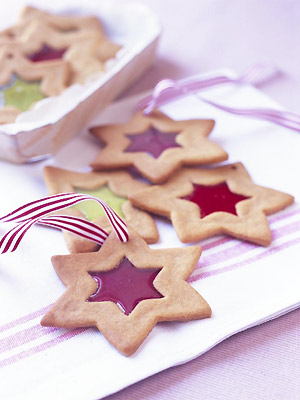 Stained-glass biscuit decorations for Christmas tree - Make stained-glass biscuit Christmas decorations - Christmas decorations to make - Craft - allaboutyou.com