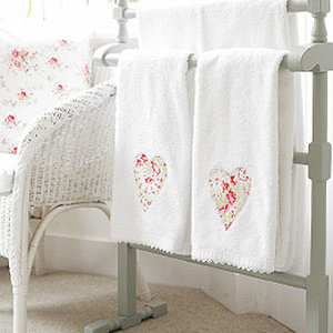 towels with hearts