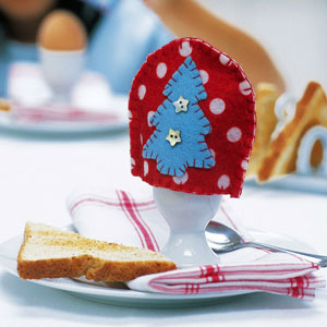 Christmas egg cosy - Homemade Christmas gifts - Christmas decorations to make - Craft - allaboutyou.com