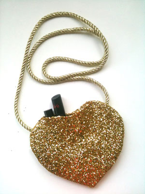Glittery heart-shaped bag to make - Make a simple heart-shaped bag - Free sewing patterns - Craft - allaboutyou.com