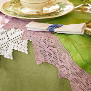 Tablecloth with lace edging -  home craft ideas - allaboutyou.com