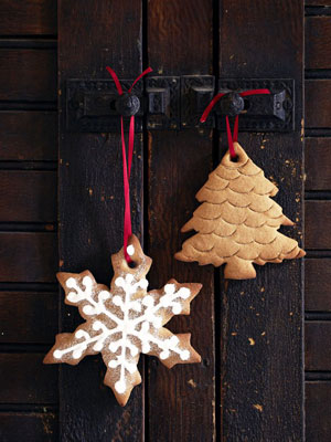 Iced Christmas cookies - Make iced Christmas cookies - Food - Christmas decorations to make - allaboutyou.com