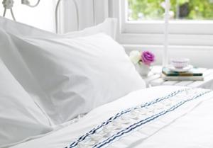 Ribbon-trimmed bedlinen to make - Make your bedroom beautiful - Craft - allaboutyou.com