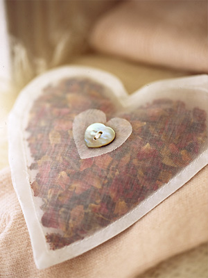 PP sheer rose-petal-filled heart to sew
